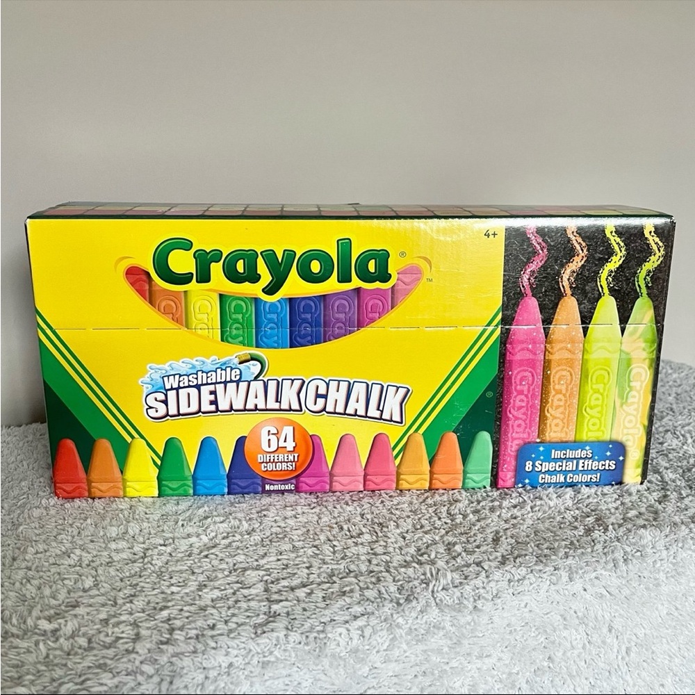 Crayola Washable Sidewalk Chalk in Assorted Colors, 64 Count Including Glitter